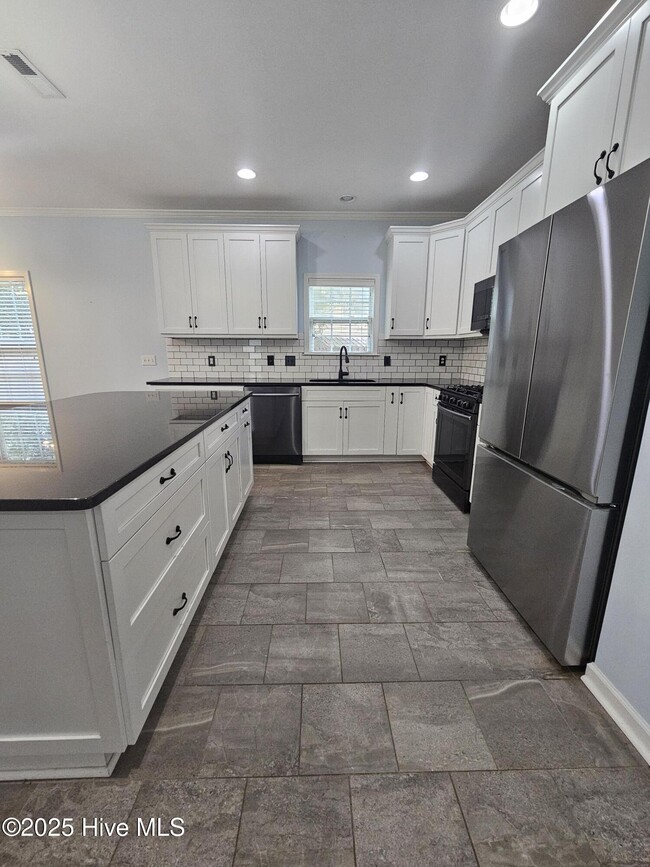 Photo - 109 Penquin Pl
