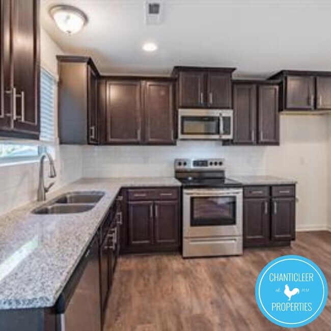 Photo - 533 Hobkirks Pl