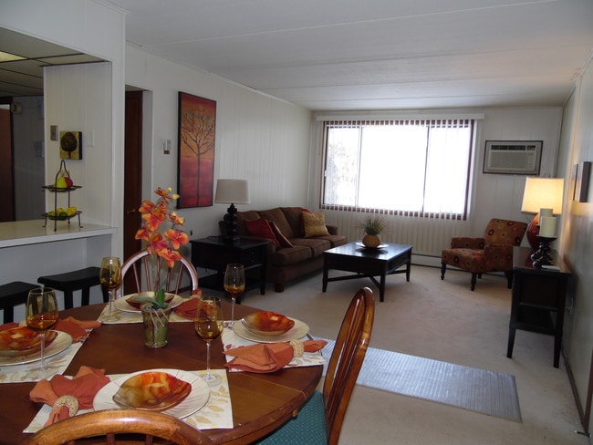 Photo - Woodlake Village Apartments