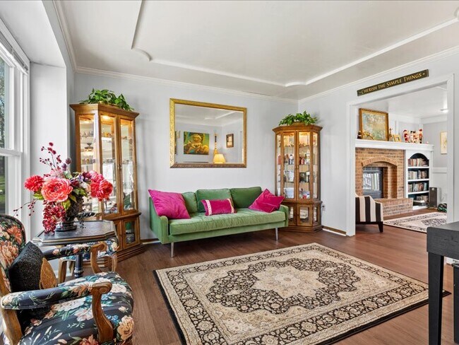 Formal Living Room - 11509 W 117th St