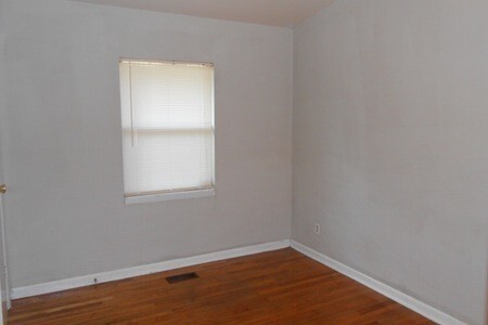 Photo - 4 bed 2 bath house- minutes from the Stadi...