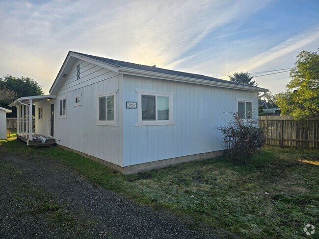 Building Photo - Single Family Home In McKinleyville!