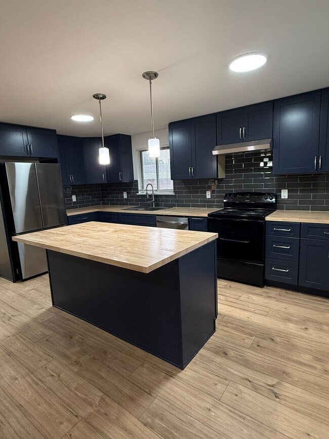 Photo - 21330 Cypress Way