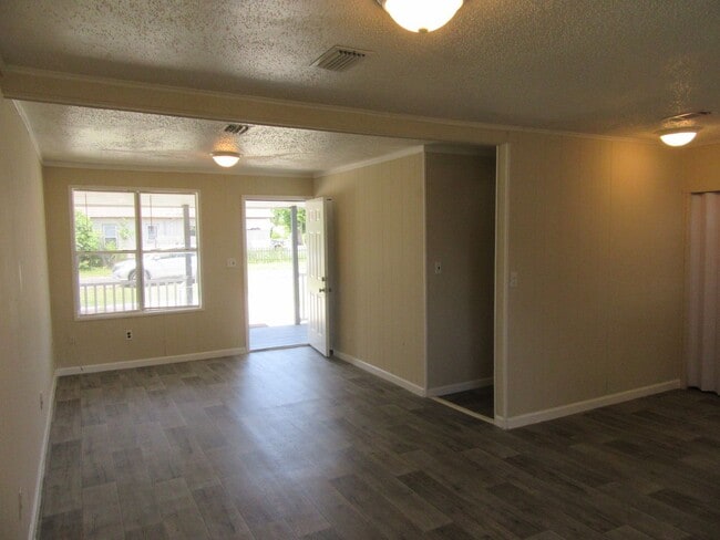 351 College Ave Unidad 351 College Ave Unit A