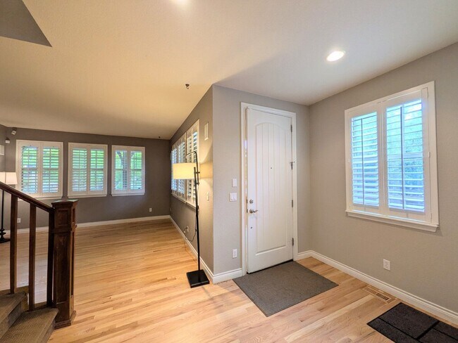 2927 Akron Ct