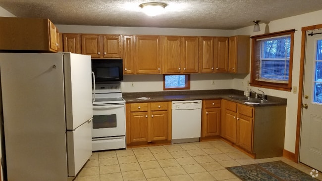 Building Photo - 22 B Weymouth Rd Unit 22 B Weymouth Rd Rental