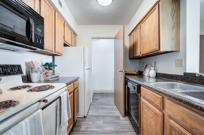 Hidden Lakes Apartment Homes