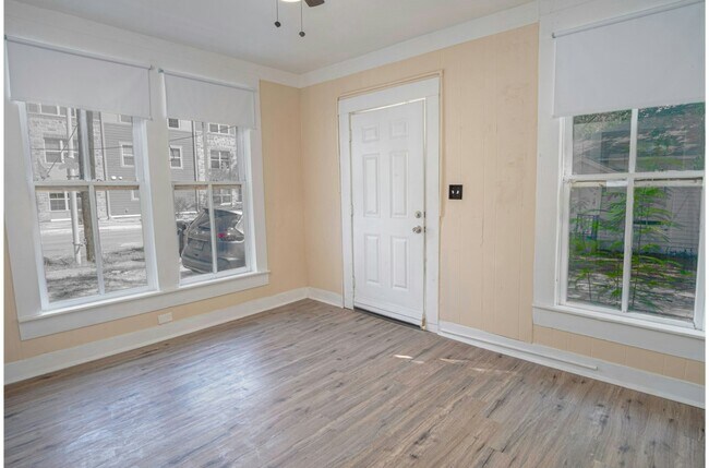 Photo - 111 S Olive St Unit B