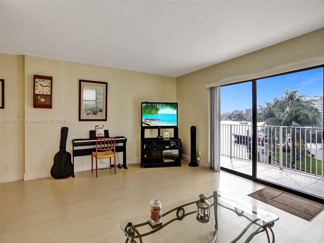 Photo - 1900 Diana Dr Condo Unit 2C