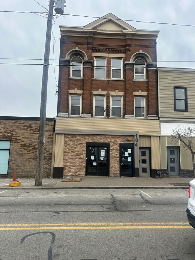 Building Photo - 104 Brownsville Rd Unit 3