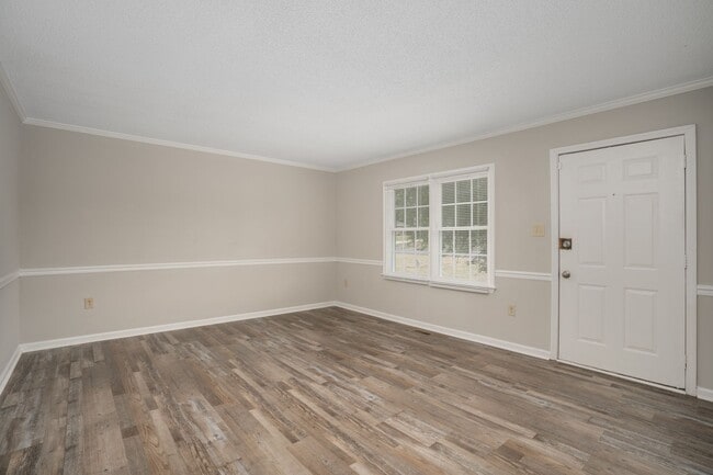 Photo - 1724 Vernon Rd