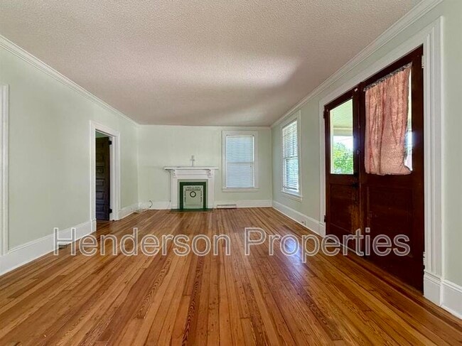 Photo - 319 N Mulberry St