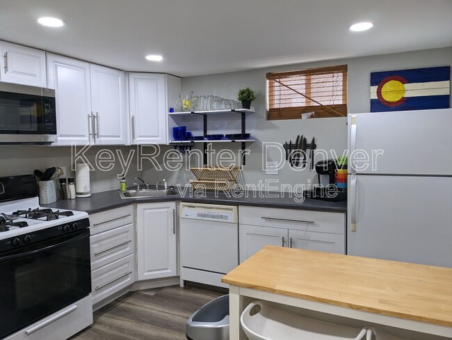 Photo - 10609 W 48th Ave Unidad D Rental