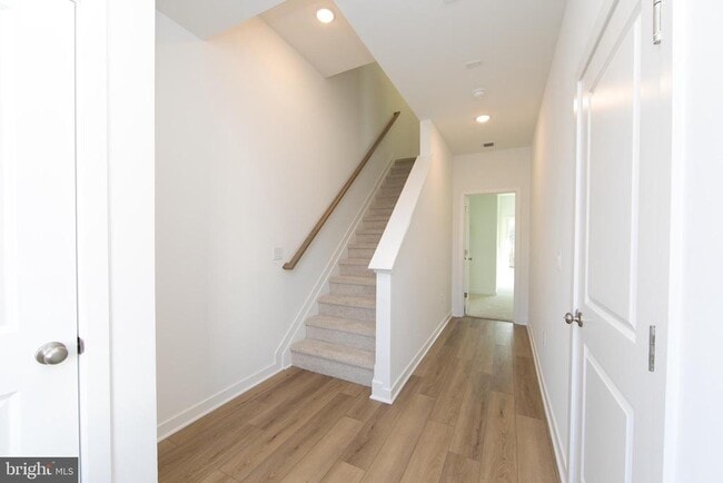 Photo - 65 Basswood St