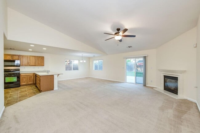 Photo - Clean and neat 4 bedroom, 2 bathroom single story in the Fancher Creek area 93727