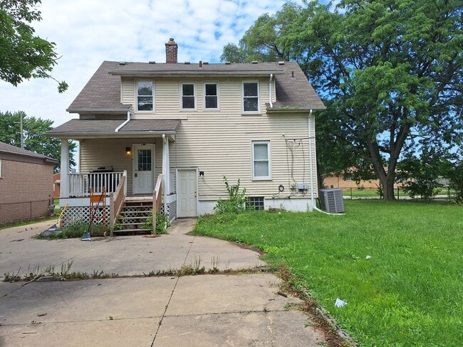 Photo - 23720 Shakespeare Ave
