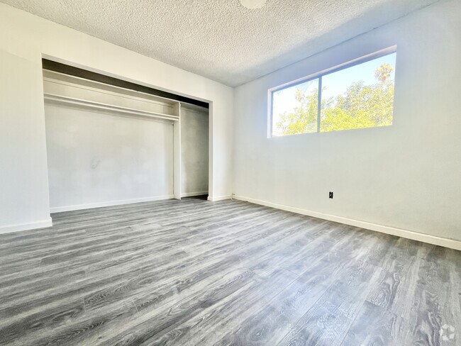 Building Photo - 1111 Arapahoe St Los Angeles, CA 90006 Unit 108 Rental