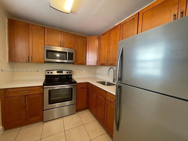 Photo - 15600 NW 7th Ave Unidad 306