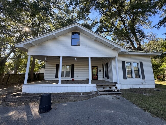Photo - 608 N Montgomery St
