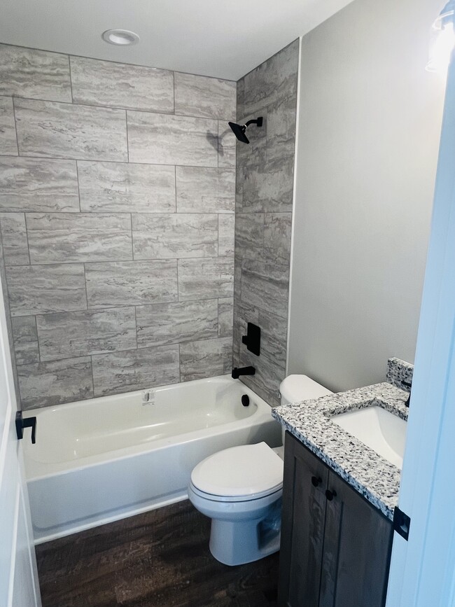 Photo - 103 Portland Blvd