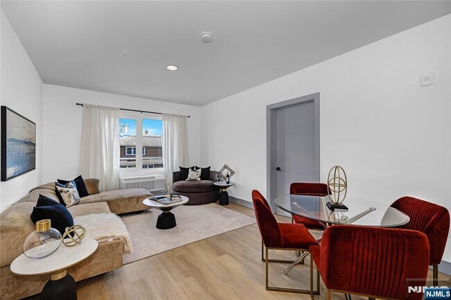 Photo - 1435 10th St