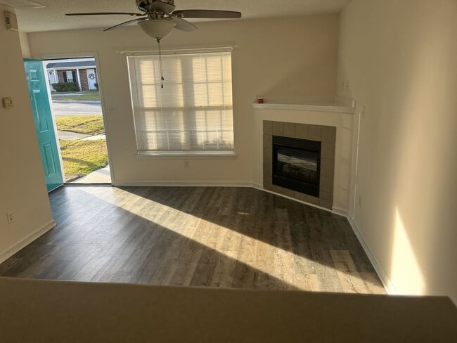 Photo - 200 Pinegrove Ct