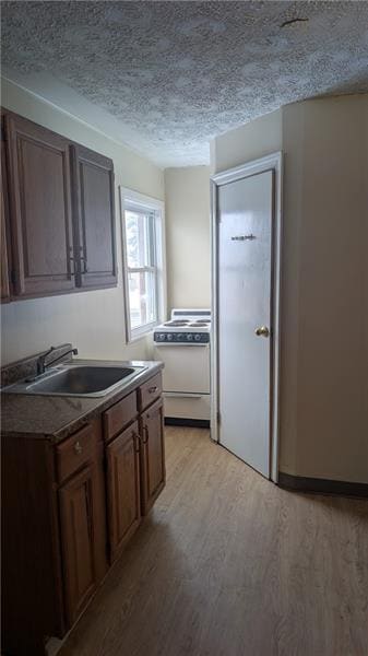 Photo - 585 Fayette St