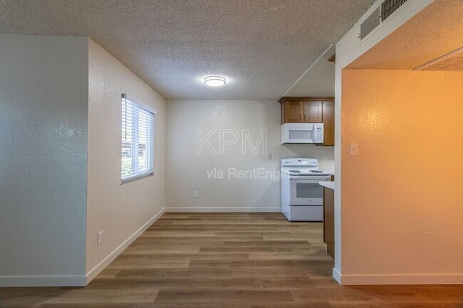 4332 Pacific Ave Unit 11
