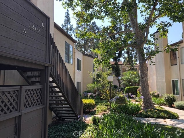 Building Photo - 1240 Cabrillo Park Dr Rental