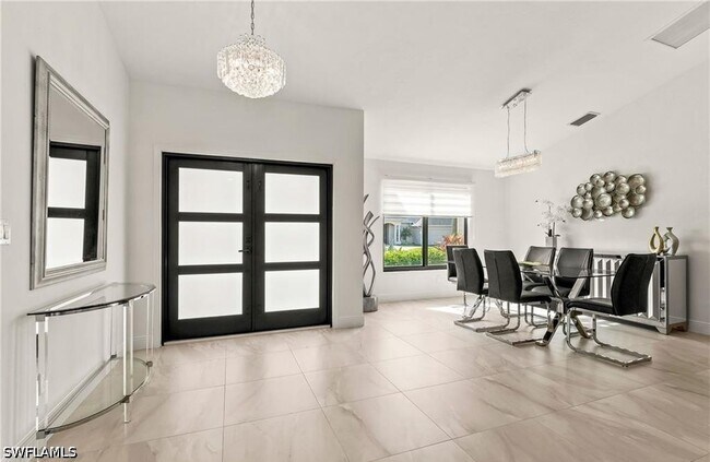 Photo - 2307 Queens Way