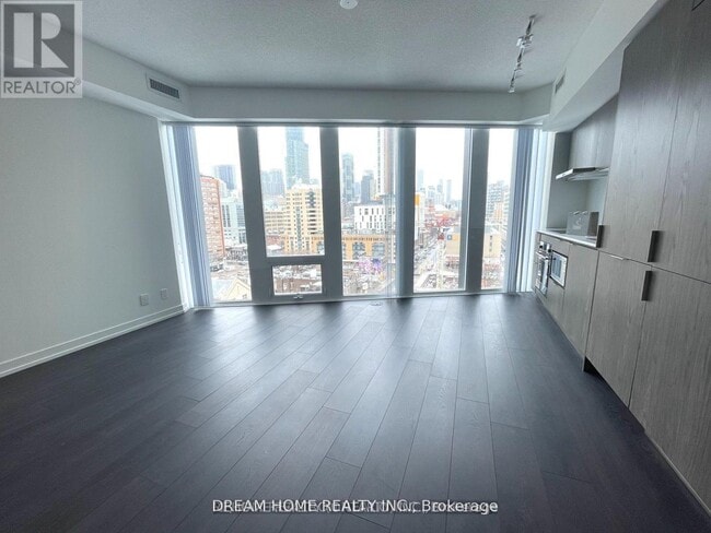 Photo - 60 Shuter St Unit 1111