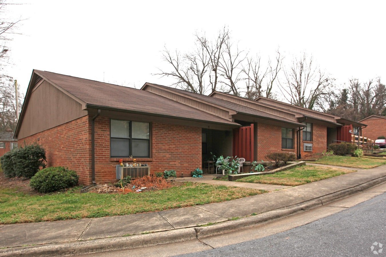 Photo - Southmont Apartments