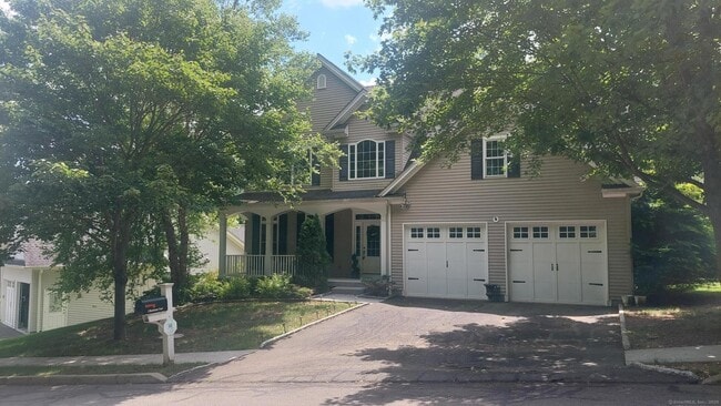 Building Photo - 2 Blackstone Ct Rental