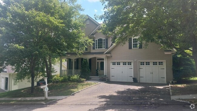 Building Photo - 2 Blackstone Ct Rental