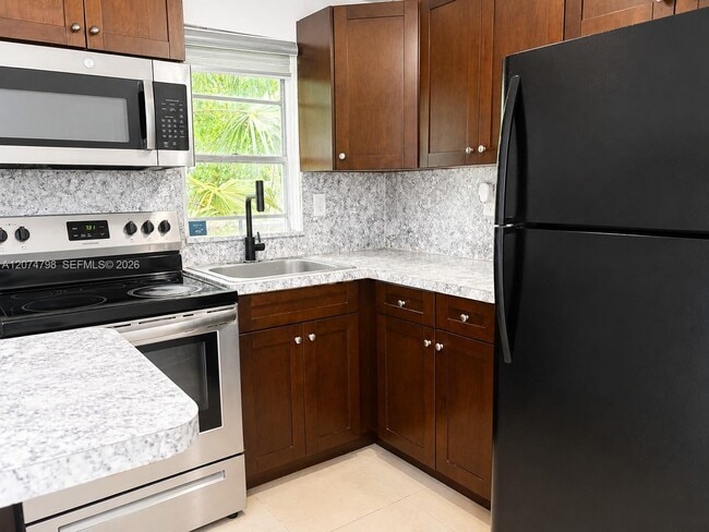 802 NW 3rd Terrace