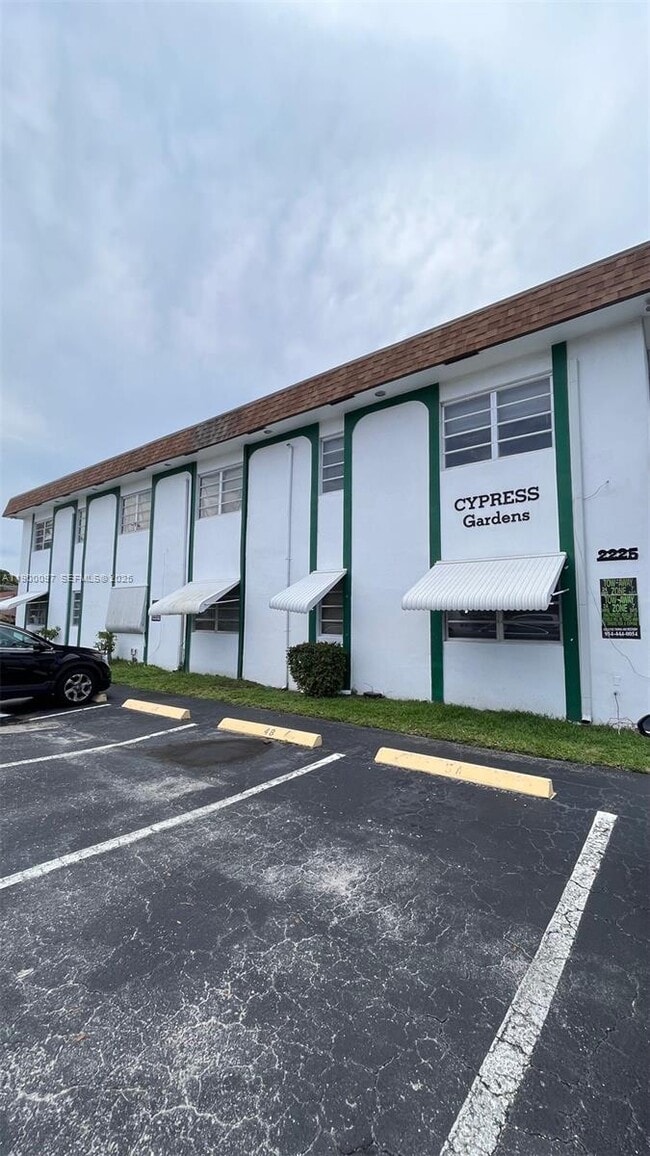 Building Photo - 2219 Polk St Unit 8A