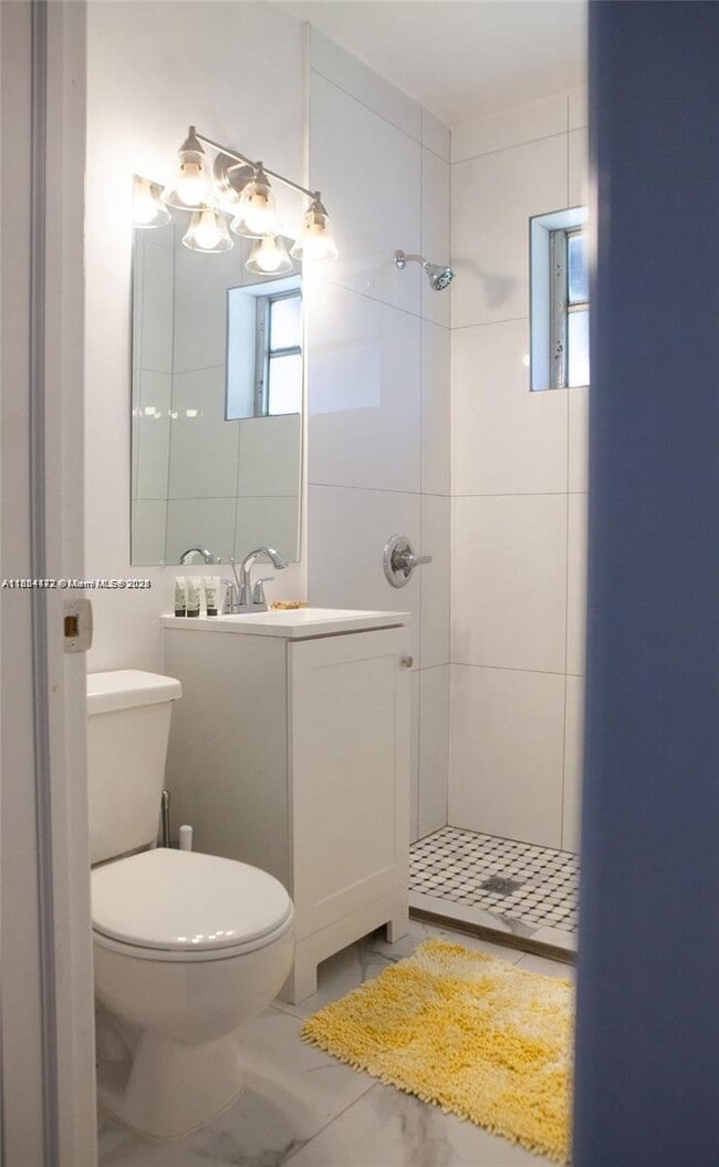 Photo - 1821 Harding St House