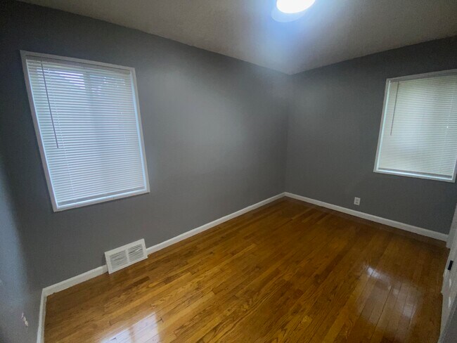 Photo - 7600 Pierson St