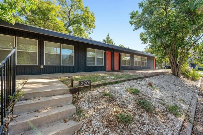 Photo - 2201 Leon St Unit D