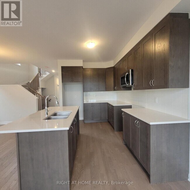 Photo - 239 Elsie MacGill Walk