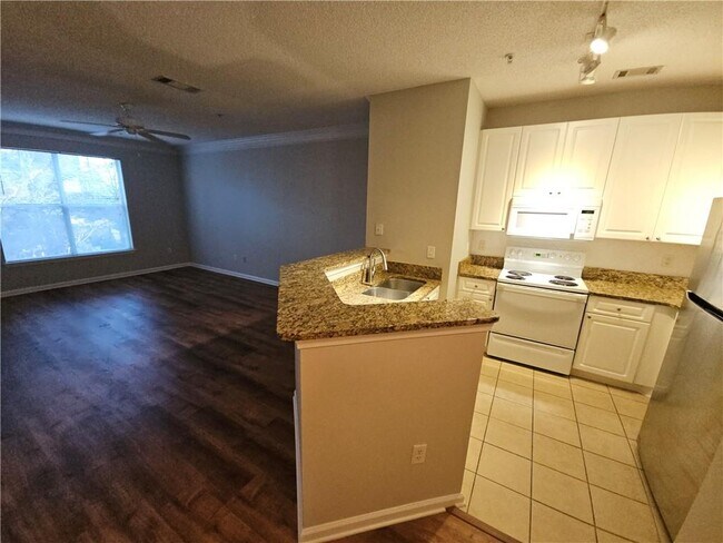 Photo - 10 Perimeter Summit Blvd Unit 1303