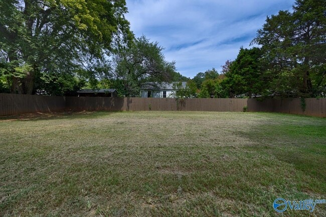 Photo - 2611 Whitesburg Dr