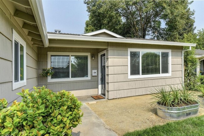 Photo - Near Mercy Hospital - Remodeled 4 Bdrm, 2 Bath