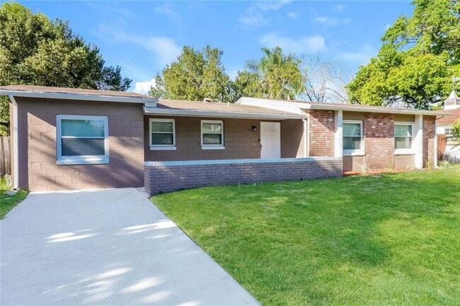 Photo - 913 Redwood Ct