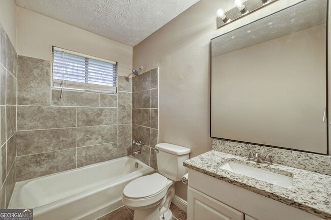 Photo - 642 Simone Way