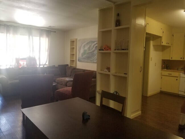 Photo - 840 W Knapp Ave