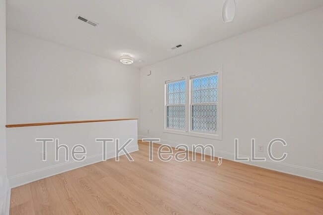 Photo - 140 Harper Lee St