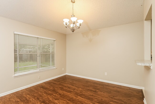 Photo - 338 Wildberry Ct