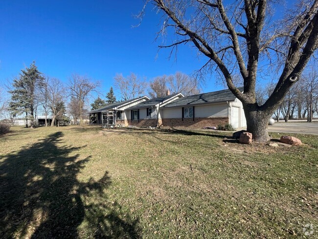 Building Photo - Acreage In Papillion! Rental