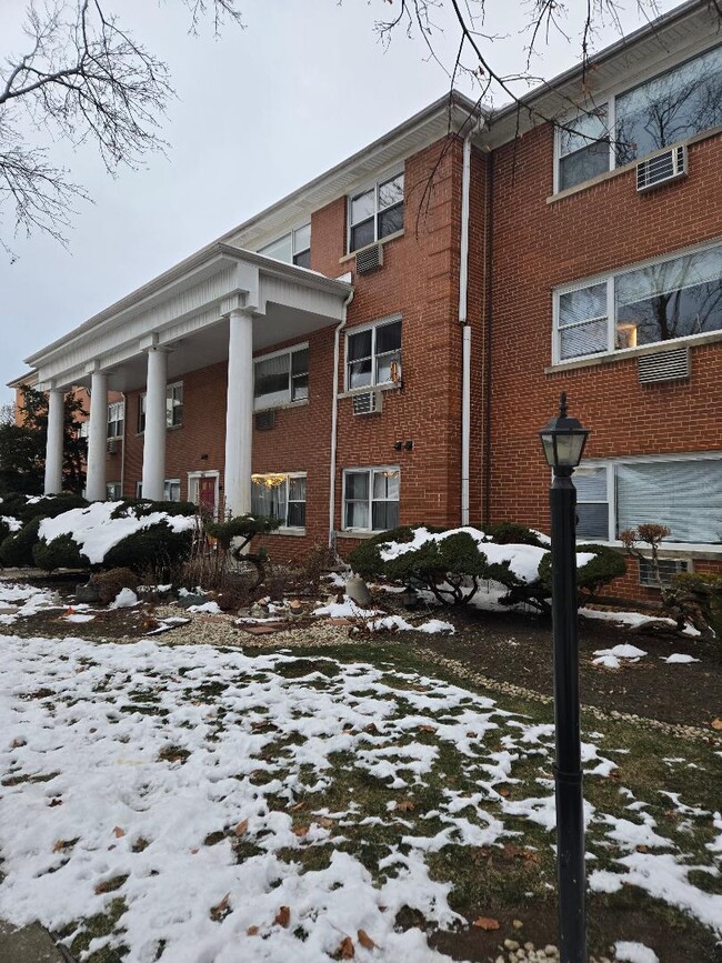 Photo - 570 Princeton St Unit D2W